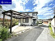 屋根付きの駐車場なので大切なお車を雨や強い日差しから守ることができます♪