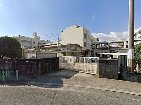 茨木市立天王小学校 290m