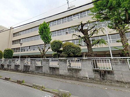 茨木市立三島中学校 660m