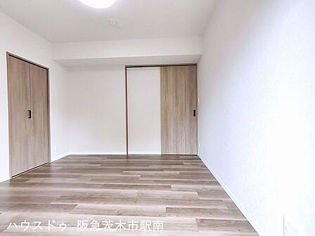 5.4帖のお部屋　西側バルコニーあります