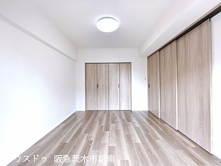 バルコニー側　6.0帖のお部屋
