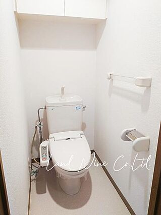 【上部に収納棚...