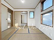 【日本ならではのなごみ部屋】 ◆和室のメリットは横になって寛げるだけでなく、客間や趣味、家事スペースとしても使用できる汎用性の高さが挙げられます。香りや雰囲気にリラックス効果も期待ができますね。