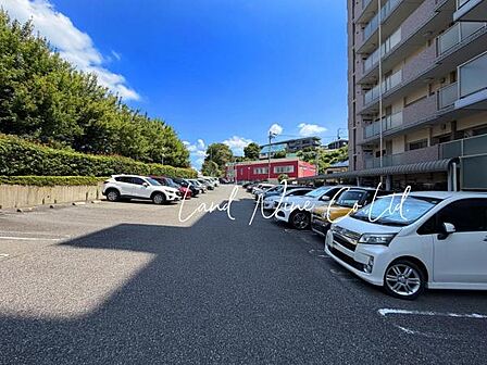【駐車場】 ◆空き状況は推移いたします。詳細等はお気軽にお問い合わせください。