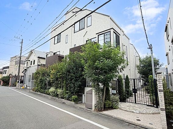 自然と調和した...