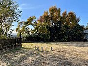 間口の広さもあり、プライバシーがしっかりと守られたおしゃれな家が建築可能な立地です。