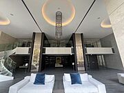 B棟にはLIBRARY LOUNGEで豊富な本が揃っております