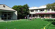 サンタ・セシリア幼稚園 徒歩10分。 730m