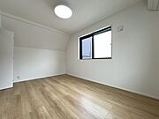 6.7帖の主寝室です。WICも完備しています。