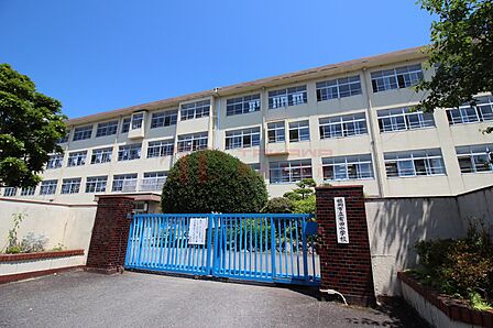 福岡市立有田小学校（740m）
