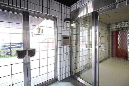 オートロックが不審者の侵入をブロック