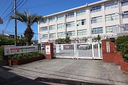 福岡市立若久小学校(1140m)