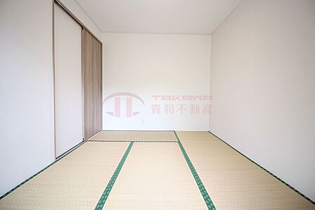 ゆっくりと使える和室があります