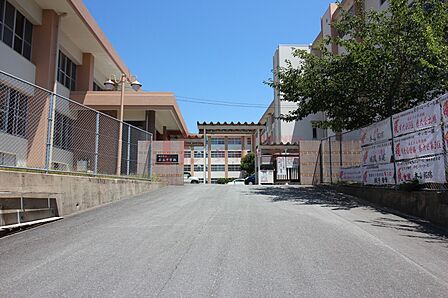 長丘中学校(650m)