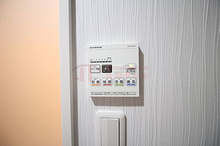 雨の日の部屋干しや暖房に便利な浴室換気乾燥機