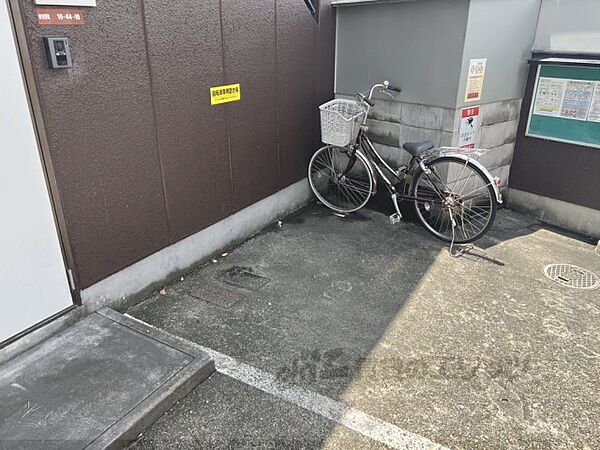 画像13:自転車用駐輪場