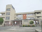 生駒市立大瀬中学校まで2300メートル