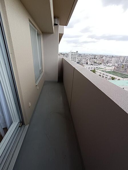 東側のバルコニー