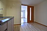 リビング/ダイニング：※同建物の別のお部屋の写真です。