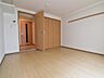 キッチン：※同建物の別のお部屋の写真です。