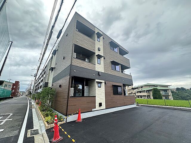 7 / 32