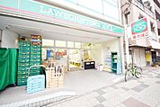 ローソンストア100戸田喜沢店 187m