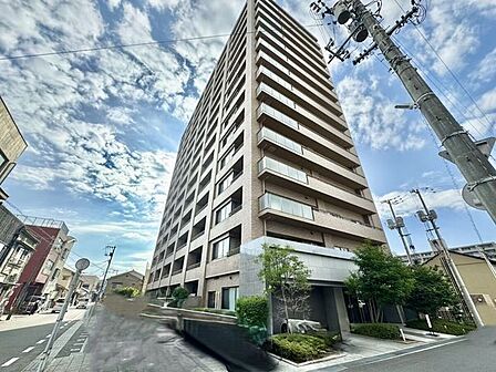 サーパス尾道駅前売マンションです。