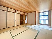 【リフォーム前/2階和室】クロス張替え、畳の表替え、障子・ふすまの張替えを行います。