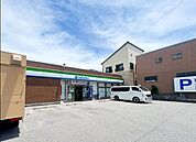 ファミリーマート岡崎元欠町店徒歩2分。 160m