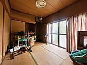 【リフォーム前/1階洋室】現在は和室ですが、約5帖の洋室に変更いたします。1階にＬＤＫ以外の洋室があると将来の寝室や客間など柔軟にお使い頂けます。