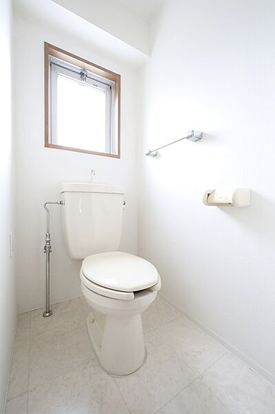 画像10:トイレ（温水洗浄便座設置可能）