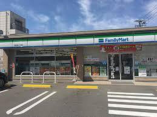 画像16:ファミリーマート 鶴見通二丁目店（125m）