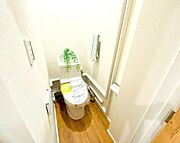 〜リバーハイツ長者町〜トイレです。リノベーション時に新規で交換もしているので、快適です。リノベーション完了！家具付き！内見好評受付中！（2026年6月）撮影