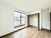 A号棟  ■シンプルな空間で、収納付きベッドやデスクなど、多機能な家具を活用しやすいです