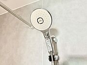 ■手元で簡単に止水できるため、水の無駄遣いを減らすことができます。