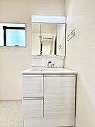 9号棟  ■朝の準備がスムーズにできる広さです