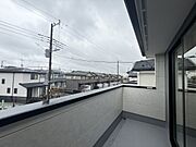 1号棟  ■ 心地よい風と光を感じる、くつろぎのバルコニー