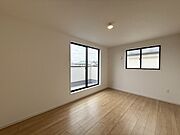 1号棟  ■落ち着いた色合いのお部屋で穏やかな時間を楽しめます
