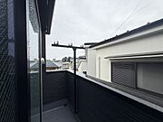 1号棟  ■ 心地よい風と光を感じる、くつろぎのバルコニー