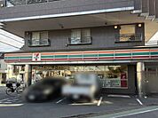 コンビニ 30m セブンイレブン府中紅葉丘店
