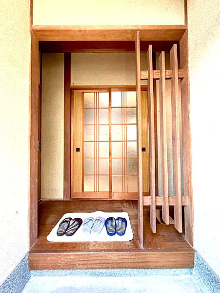 玄関を拡大表示
