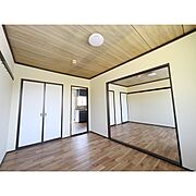 建物内の同仕様の部屋の写真となります。