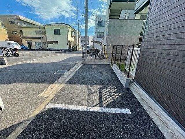 6 / 11