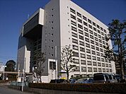 船橋市役所 徒歩5分。役所 390m