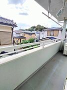 二階の南向きのバルコニーです。