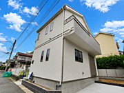 駐車場一台分ございます。お庭付きです。