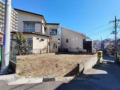 外観：日当たり良好角地です♪