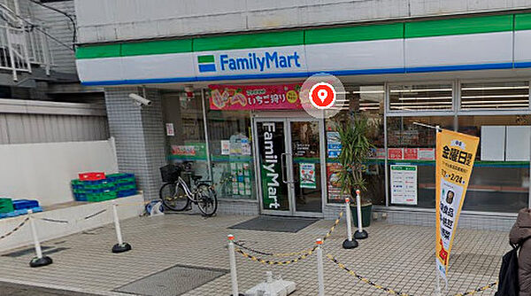 画像28:【コンビニエンスストア】ファミリーマート 北松戸駅前店まで233ｍ