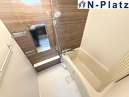 広めの浴槽で、リラックスしたひとときをお過ごしいただけます。