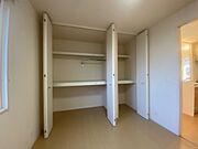 衣類や荷物がたくさんあっても安心の収納力です